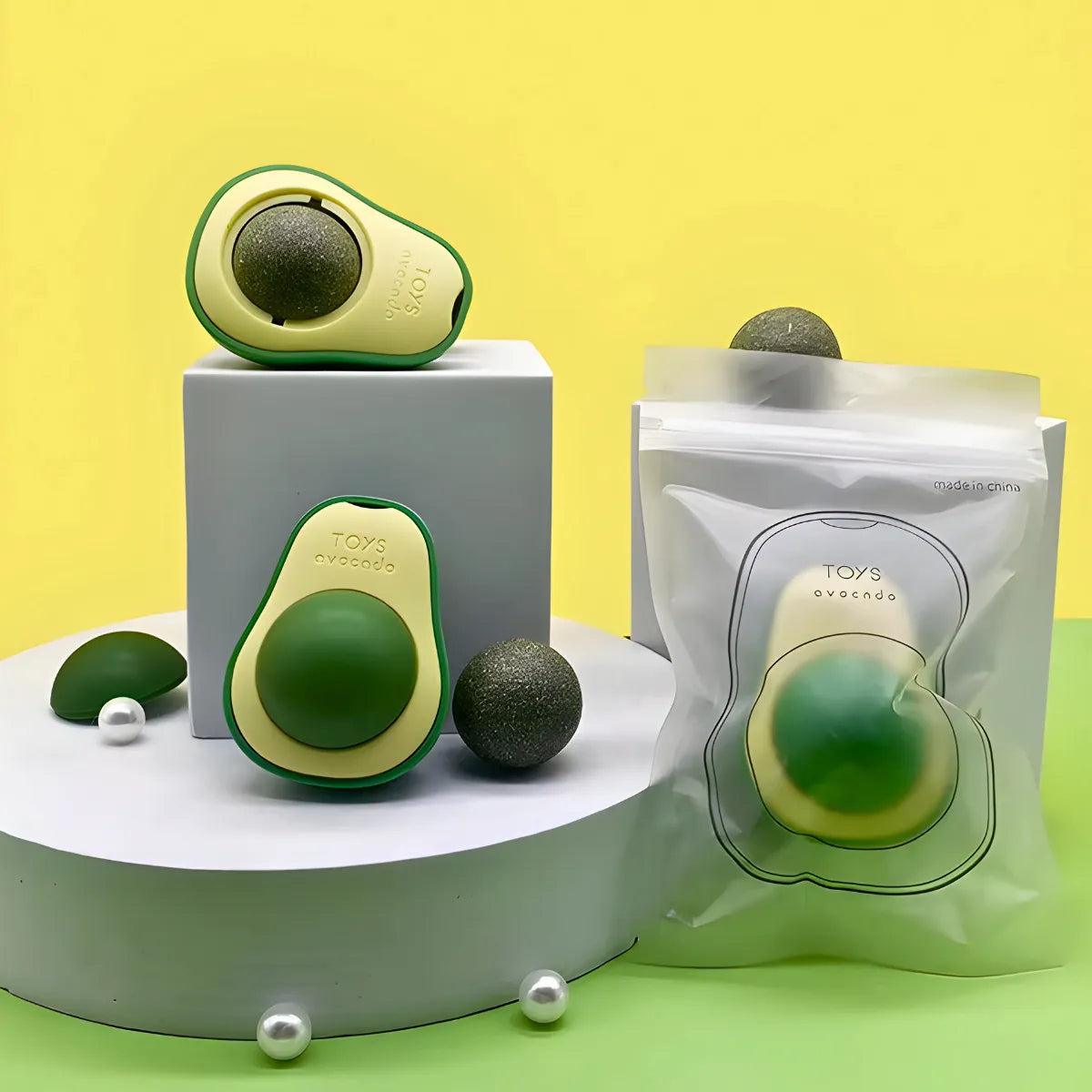 Aguacate de juguete con hierba gatera para gatos